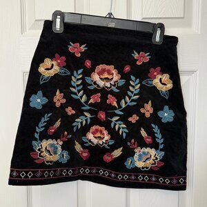 Floral embroidered mini skirt